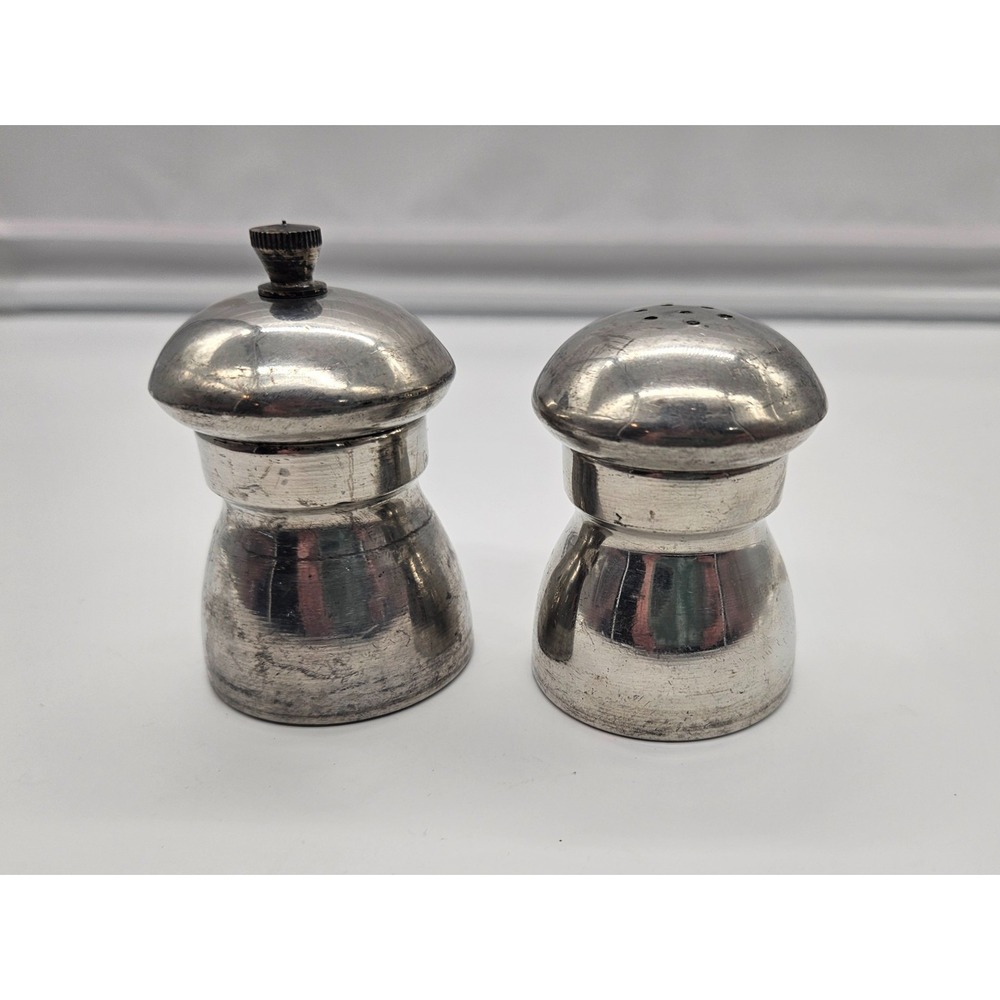Raimond Pewter - Salt Shaker and Pepper Grinder - made in Italy - 2" tall - Picture 2 of 12